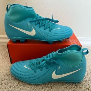 Nike Phantom Luna Club II Soccer Cleats FG/MG
